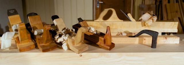 Høvlane til snikkaren på midten av 1800-talet kunne sjå ut som desse. Foto: Roald Renmælmo